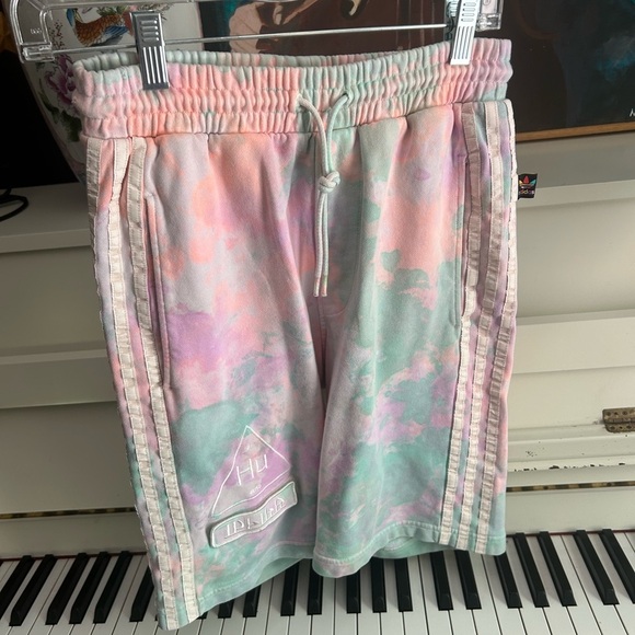 2018 Pharrell Williams x Adidas HU Printed Athletic Shorts Men's Size XS Tie Dye - Picture 13 of 16